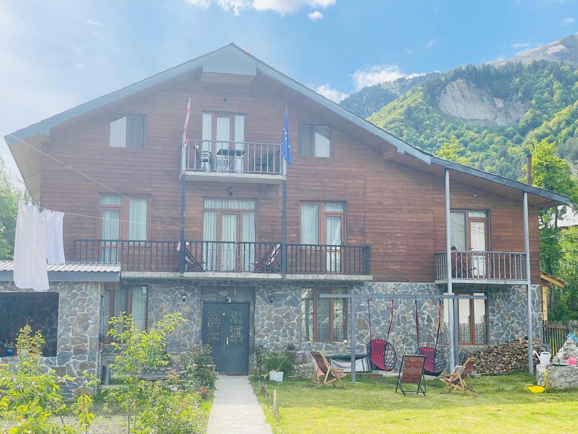 梅斯蒂亚 曼娜杰普利斯旅馆酒店 外观 照片